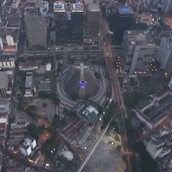 Συναρπαστική πτήση με wingsuit στην καρδιά του Ρίο ντε Τζανέιρο