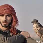 Εξορίστηκε επειδή είναι υπερβολικά σέξι