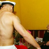 Ο στρίπερ και η γηραιά κυρία [προφανώς NSFW]