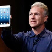 Μηνύει την Apple επειδή οι συσκευές της μπορούν να δείξουν πορνό