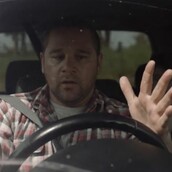 Αυτή η διαφήμιση θα σε σοκάρει όσο χρειάζεται, για να οδηγείς πιο αργά