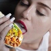 Απίθανα meme του νέου βίντεο της Μάιλι Σάιρους