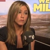 Ο «αμήχανος ρεπόρτερ» ξαναχτυπά, με συνέντευξη της Τζένιφερ Άνιστον