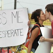 ''Φίλα με, είμαι απελπισμένος'' 