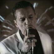 Οι Depeche Mode επικίνδυνα κοντά στην Ελληνική μουσική σκηνή