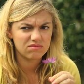 Γυναίκες με μόνιμα μούτρα