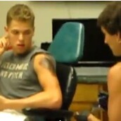 Ο αδερφός μου ήθελε να κάνει τατουάζ. Ξαφνικά όμως φρίκαρε...