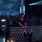 O Solomun μιξάρει Γωγώ Τσαμπά [WTF video]