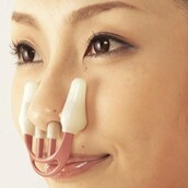 Φτηνή, αναίμακτη αλλά αμφιβόλου αισθητικής λύση για τις στραβές μύτες