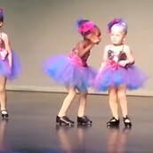 Πώς να κλέψεις την παράσταση όταν δεν ξέρεις την χορογραφία [video]