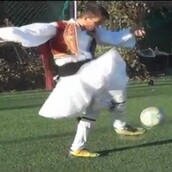 O Έλληνας τσολιάς freestyle μπαλαδόρος