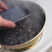 Να τι συμβαίνει αν βράσεις ένα iPhone σε coca-cola