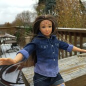 Η Lammily έχει κυτταρίτιδα, ακμή, ραγάδες και κανονικές αναλογίες