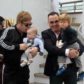 Ο Elton John παντρεύεται τον σύντροφό του