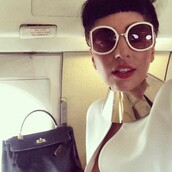 Το στήθος της Gaga μόλις δημοσιεύτηκε στο instagram