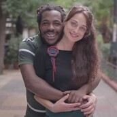 Έλληνες στην καρδιά, Έλληνες και στα χαρτιά