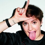 Η Lena Dunham είναι εξοργισμένη με site που υποννόησε πως έχει κακοποιήσει σεξουαλικά την αδερφή της