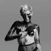 "Η Miley είναι πιο ευτυχισμένη όταν είναι γυμνή"