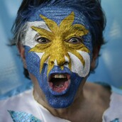 Αργεντίνοι σε αεροπλάνο την ώρα που μαθαίνουν ότι η ομάδα τους πάει τελικό