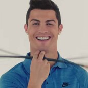 O Ρονάλντο διαφημίζει ένα εξωφρενικά γελοίο made in Japan gadget