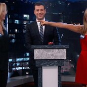 Η Τζένιφερ Άνιστον χρησιμοποιεί τη λέξη "μαλάκα" για να νικήσει (ΒΙΝΤΕΟ)