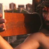 Ένα selfie για τη Σταύρωση