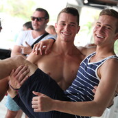 Αυτό το ζευγάρι μόλις έκανε ρεκόρ Γκίνες για τα περισσότερα selfies