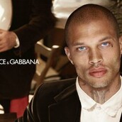 Tελικά το ελληνικό ίντερνετ δεν ξετρελάθηκε με τον σέξι κατάδικο