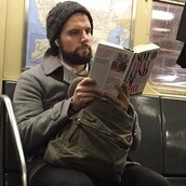 Ωραία αγόρια που διαβάζουν