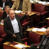 7 αυθόρμητες απαντήσεις στο τουίτ του Παπαδημούλη για τον Παυλόπουλο