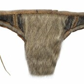 To γούνινο μπικίνι της Kim Kardashian θυμίζει το παραδοσιακό g-string των εσκιμώων της Γροιλανδίας