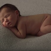 Πώς δημιουργούνται στην πραγματικότητα οι απίστευτες φωτογραφίες των νεογέννητων μωρών