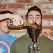 Αυτός ο τύπος έχει την πιο απίστευτη και δημοφιλή γενειάδα του κόσμου