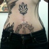 Αφαίρεση αφαλού! Το πιο wtf body modification 