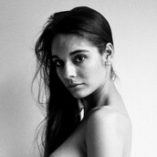 Γυναίκες διεκδικούν το σώμα τους ποζάροντας γυμνές [NSFW]