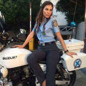 Σήμερα το ίντερνετ γνώρισε την πιο όμορφη αστυνομικό της Θεσσαλονίκης