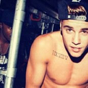 Ο Τζάστιν Μπίμπερ ζητάει συγνώμη για τη συμπεριφορά του.