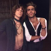 Oι πιο sexy τσιγγάνοι στα γενέθλια της Βασίλισσας 