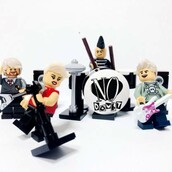 Οι πιο διάσημες μπάντες του κόσμου γίνονται Lego