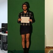 Γιατί οι Τούρκοι φοράνε μίνι φούστες και δημοσιεύουν τις φωτογραφίες στο Τwitter