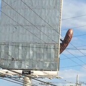 Aυτή είναι σίγουρα η χειρότερη διαφημιστική πινακίδα σε δρόμο