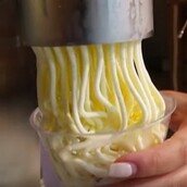 Το παγωτό - σπαγγέτι έκανε πρεμιέρα στη Θεσσαλονίκη (γιατί;)