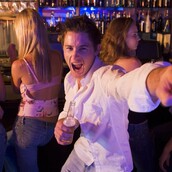 10 ενοχλητικοί τύποι στο bar