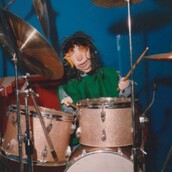 Ζωή χωρίς ΑΜΚΑ, ταυτότητα, διαβατήριο, φορολογική ενημερότητα…Ο Ρούχλας.