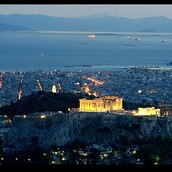 Η Ελλάδα καταρρέει;