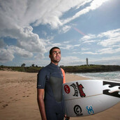 H δύναμη της θέλησης, από έναν τυφλό σέρφερ που δάμασε τα κύματα