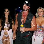 Ο βασιλιάς του κιτς ξόδεψε μισό εκατομμύριο για το πιο λούμπεν πάρτι της χρονιάς