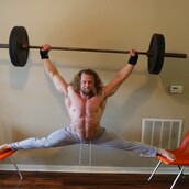 Ποιος Τσακ Νόρις; Αυτός ο τύπος κάνει μάλλον το πιο δύσκολο πράγμα που θα δεις σήμερα στο ίντερνετ