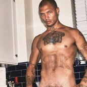 Ο 32χρονος που έγινε διάσημος ως ο πιο «sexy κατάδικος» φωτογραφίζεται από τον Steven Klein