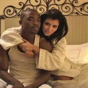 Εκατομμύρια views και αμύθητα κέρδη από το διάσημο sex tape της Κιμ Καρντάσιαν